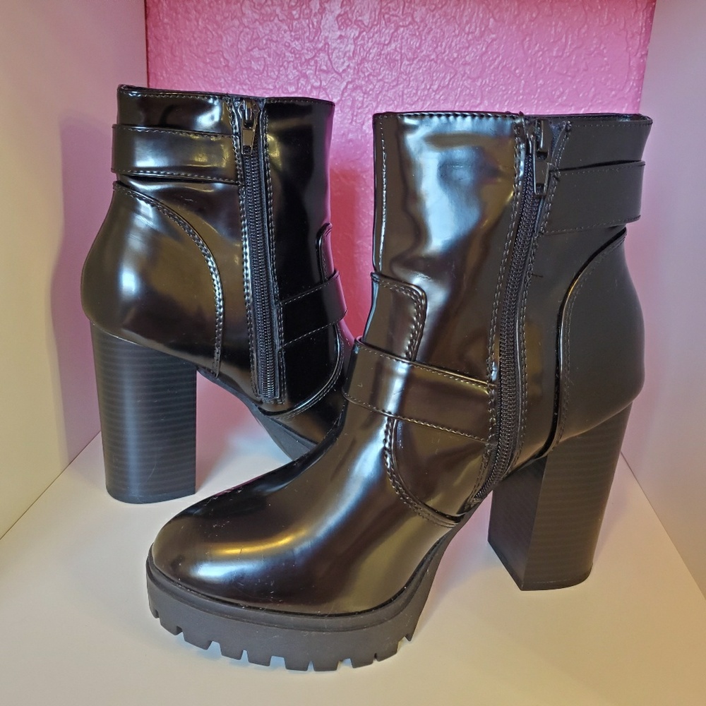 Brand New Fashion Nova Boots - Picture 2 of 3